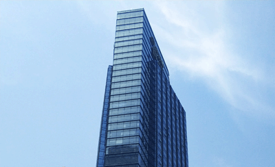 哥们被吓到了！掘金少壮和文班亚马持手后 被文班的手掌大小畏缩
